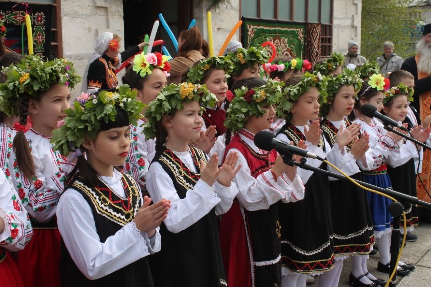 Каварна отбелязва Лазаровден и Цветница с празнично богослужение,пъстра фолклорна програма и фермерско изложение