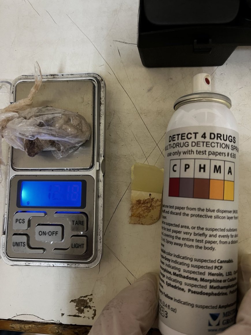 36-годишен мъж погълна плик с 12.80 грама хероин и пликче с метаамфетамин по време на полицейска проверка в Добрич