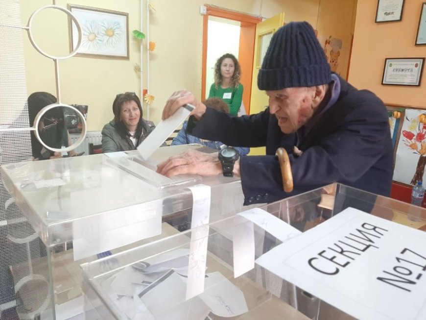 Столетник упражни правото си на глас в Добрич