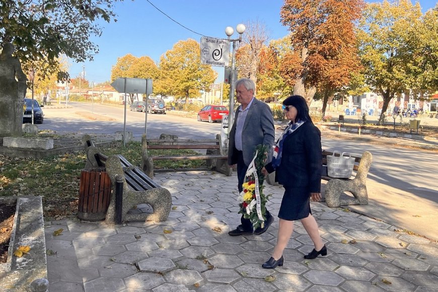 Община Каварна почете загиналите воини с панихида и венци на Архангелова задушница