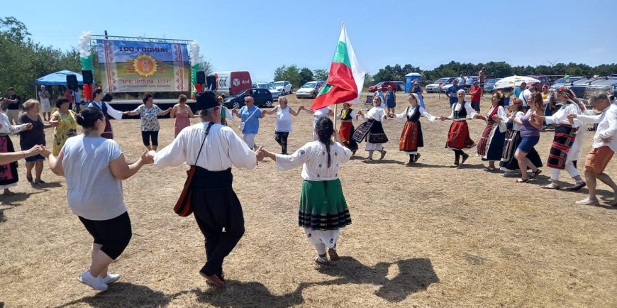 Село Челопечене празнува: богата фолклорна програма и песните на Симона Загорова